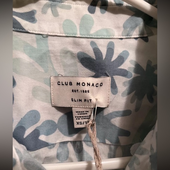 Club Monaco mens XS button down. - Picture 3 of 4